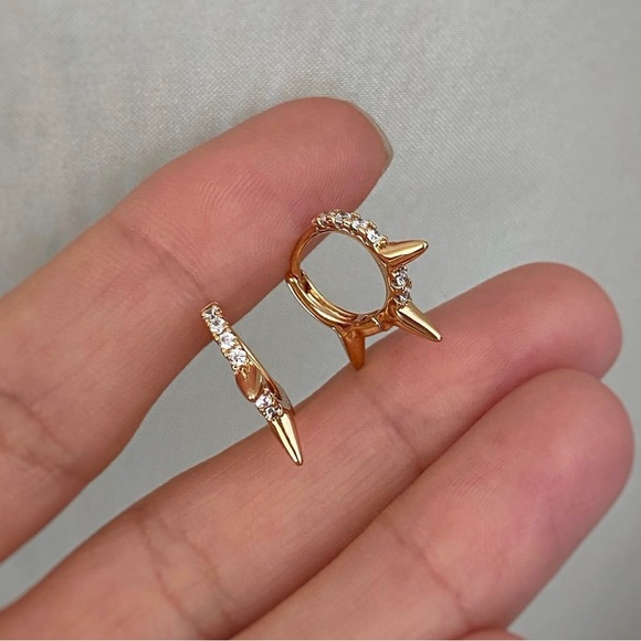 Spike Hoop Earrings 18k Gold Plated with Zircon Luxury Jewelry - Picture 4 of 11
